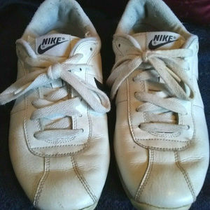 Nike Women's Tennis Shoes